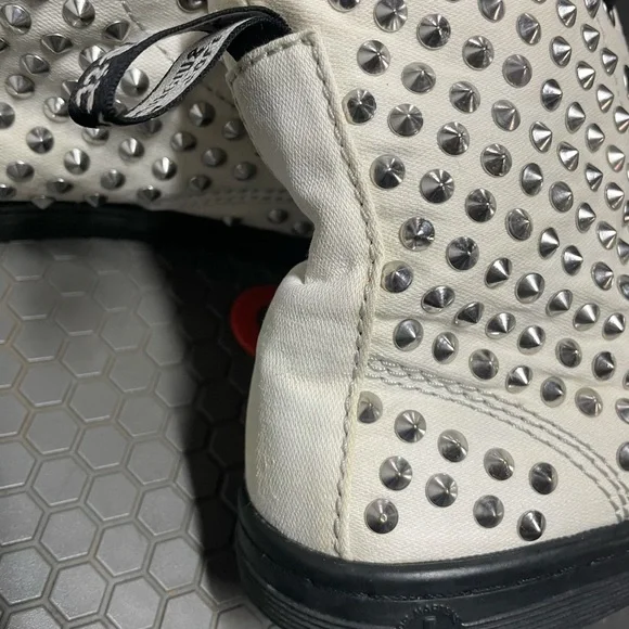 Dr. Martens Shorestud white spiked canvas shoes - Picture 10 of 16